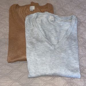 A New Day V neck pullover sweater